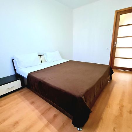 Apartament 2 Bedrooms, Botanica Кишинев Екстериор снимка